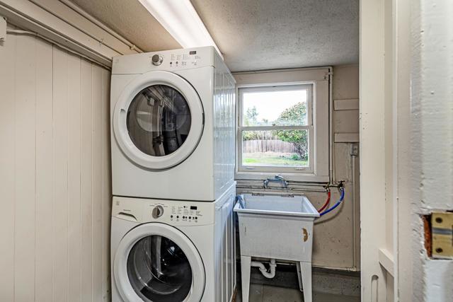 828 Highland Avenue, San Mateo CA: https://media.crmls.org/mediaz/781b2a54-155d-49ca-bb15-f803319b15bd.jpg