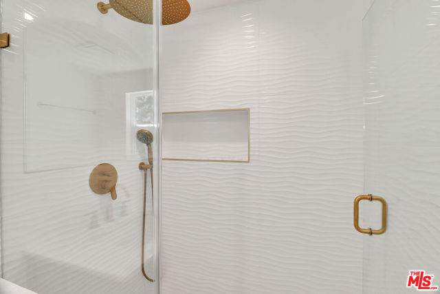 1107 Alfred, Los Angeles CA: https://media.crmls.org/mediaz/781b3f24-964c-4b15-88ad-976faee1ad01.jpg