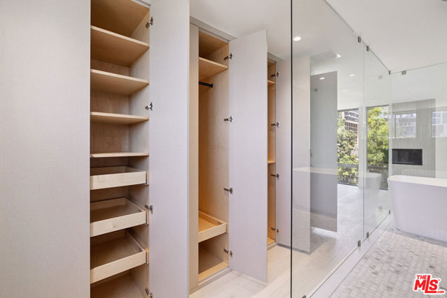 1033 Carol Drive, West Hollywood CA: https://media.crmls.org/mediaz/781b8c9c-89a8-4686-af33-f84508e43f0f.jpg