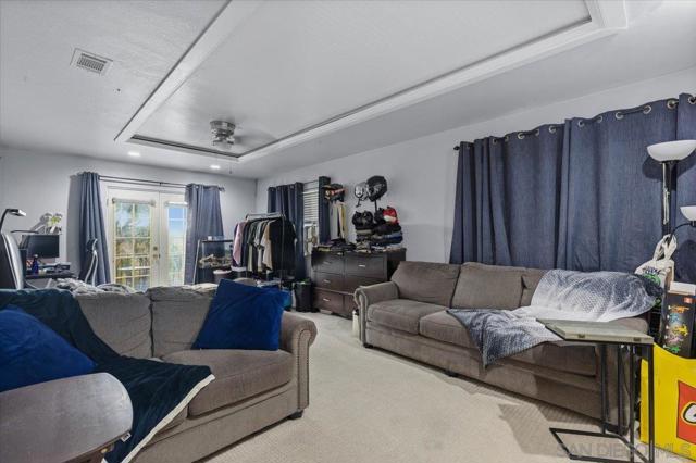 1528 Hendrix Pl, Chula Vista CA: https://media.crmls.org/mediaz/781bf3a2-94ec-4827-b755-9c5f08a68193.jpg