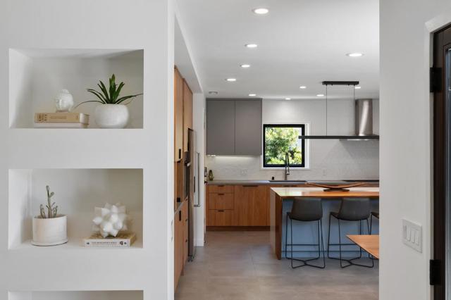 137 30th Avenue, San Mateo CA: https://media.crmls.org/mediaz/781c2fa3-bc8a-4370-88c1-ed30dcbe68dc.jpg