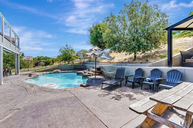2700 St Regis Avenue, Brentwood CA: https://media.crmls.org/mediaz/781c3e86-050b-4f42-a97f-9e40b04f6631.jpg