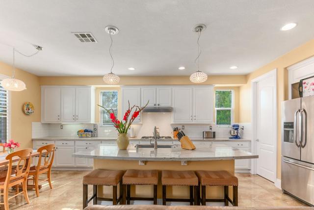 891 Antilla Way, San Marcos CA: https://media.crmls.org/mediaz/781cb0f3-3be8-473c-9fbb-308fea7e811c.jpg