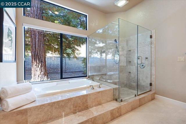 4101 Fox Creek Ct, Danville CA: https://media.crmls.org/mediaz/781cffac-0c06-4edf-a0db-0679b898aad1.jpg