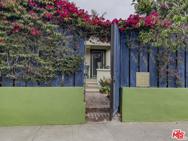 654 Broadway Street photo 3