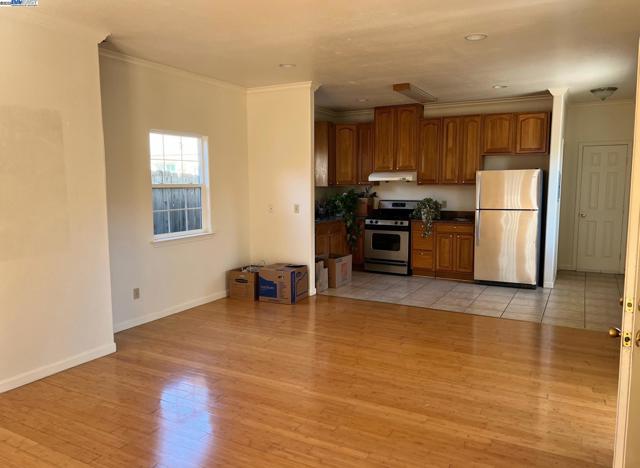 3241 Davis Street, Oakland CA: https://media.crmls.org/mediaz/781dc7ea-0e32-4be2-98a8-e59c94d3bb05.jpg