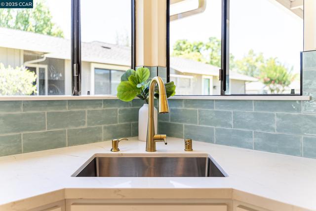 2128 Presidio Ct, Danville CA: https://media.crmls.org/mediaz/781e41af-97a8-40d2-b599-ca785b5172b2.jpg