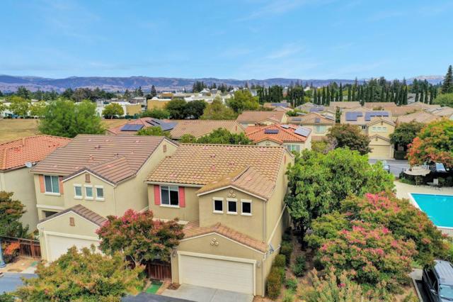 7934 Spanish Oak Circle, Gilroy CA: https://media.crmls.org/mediaz/781e6e94-9b07-4874-bcbb-86932a9d8ab0.jpg