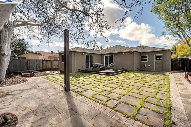 338 Orchard Ave, Sunnyvale CA: https://media.crmls.org/mediaz/781f40e6-975b-48a4-9e63-27bd3ad5ca4d.jpg