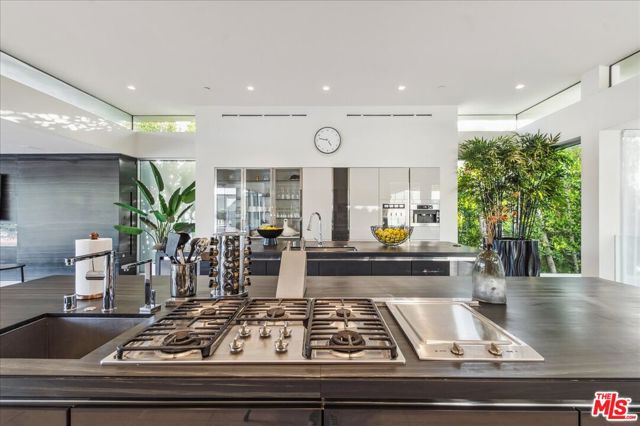 1620 Carla, Beverly Hills CA: https://media.crmls.org/mediaz/781f493c-ee34-4635-aa1b-eb4731e9d2be.jpg