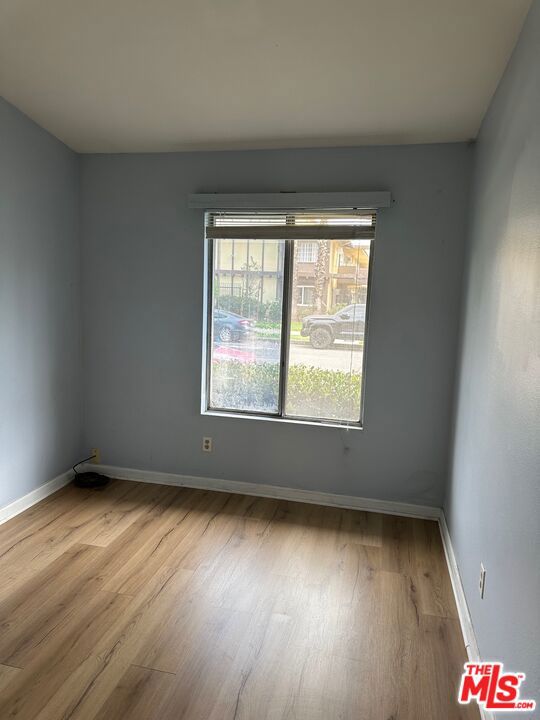 8735 Cedros Avenue, 3 photo 5