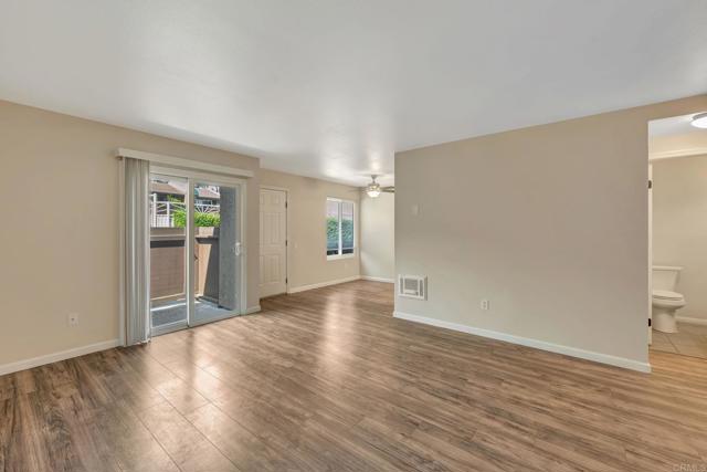 Detail Gallery Image 8 of 21 For 3454 Castle Glen Dr, San Diego,  CA 92123 - 2 Beds | 1/1 Baths