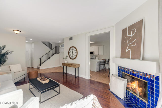 4153 Brookcrest Court, Moorpark CA: https://media.crmls.org/mediaz/78200137-ab70-4885-a984-9853cb611e3a.jpg