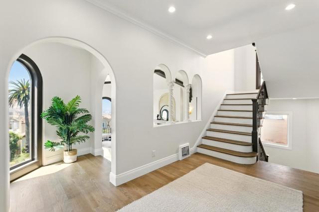 1260 Monterey Boulevard, San Francisco CA: https://media.crmls.org/mediaz/78201664-b55c-434b-9181-6c2e7565db2a.jpg