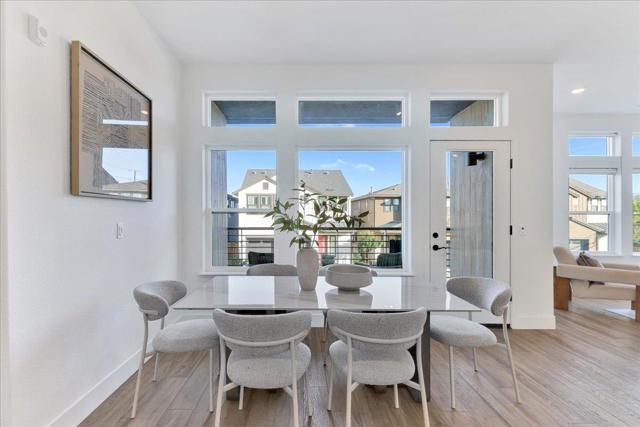 210 Waters Park Circle, San Mateo CA: https://media.crmls.org/mediaz/78205478-a3f2-45b1-8e94-5d4e8a90cc49.jpg