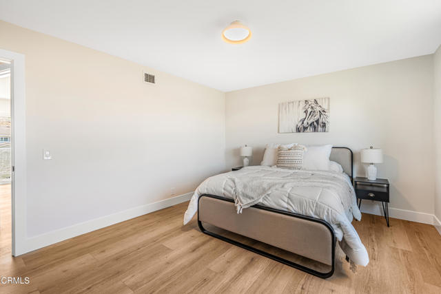 308 Calle Converse, Camarillo CA: https://media.crmls.org/mediaz/7820a105-2336-48ee-a276-147024785e90.jpg