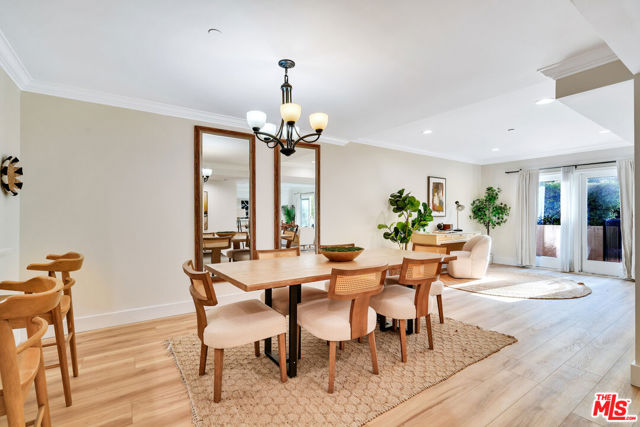 118 S Clark Drive, West Hollywood CA: https://media.crmls.org/mediaz/7820ed63-226d-4221-9991-3230e1150e92.jpg