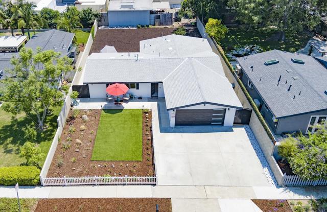 873 Towne Street, Costa Mesa CA: https://media.crmls.org/mediaz/78212536-9396-42f3-bf5e-14f3cb650142.jpg
