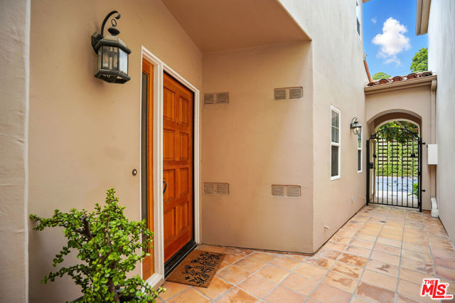 6440 Lunita Road, Malibu CA: https://media.crmls.org/mediaz/782128b1-3ba9-407d-b04b-bd4a23e0f5c5.jpg