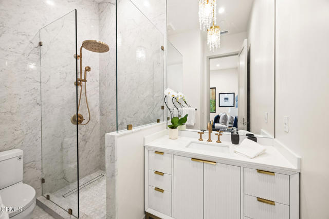 4828 Oakwood Avenue, La Canada Flintridge CA: https://media.crmls.org/mediaz/782138fb-a8c6-41c1-a2ac-66ea6a48e9f6.jpg