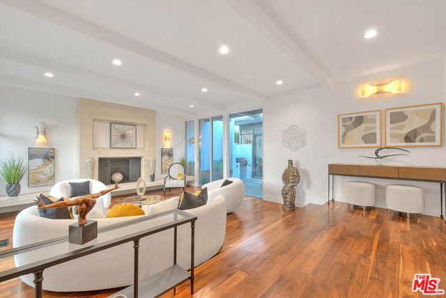 3804 Duray Place, Los Angeles CA: https://media.crmls.org/mediaz/7821778c-5af8-48fe-9d59-02c6e10ee858.jpg