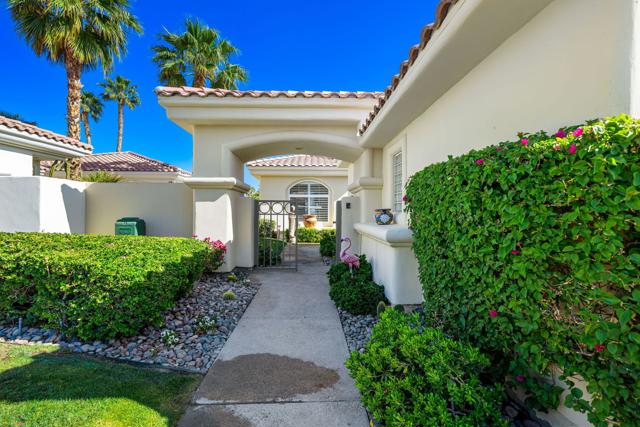 80240 Merion, La Quinta CA: https://media.crmls.org/mediaz/782189dd-d3b7-4554-8ad2-c08d6477423f.jpg