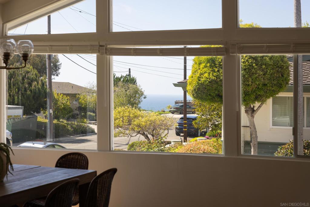 MLS #250034678SD img 3