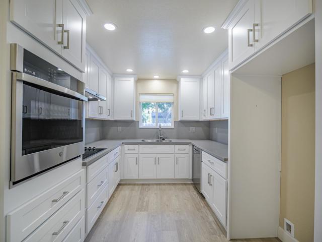 1221 Broadway, Santa Cruz CA: https://media.crmls.org/mediaz/7821bb51-1c96-4f78-a529-326601b28273.jpg