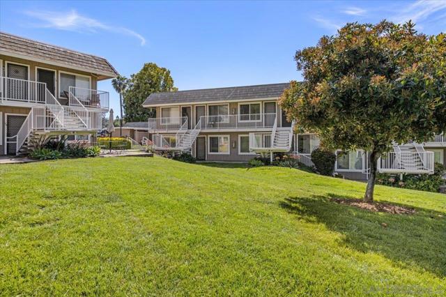 27725 Mountain Meadow Rd, Escondido CA: https://media.crmls.org/mediaz/78226b4b-278b-4fd5-97de-e0f09c9ad0fa.jpg