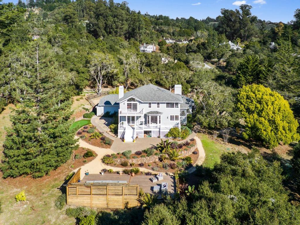 735 Meadow Road