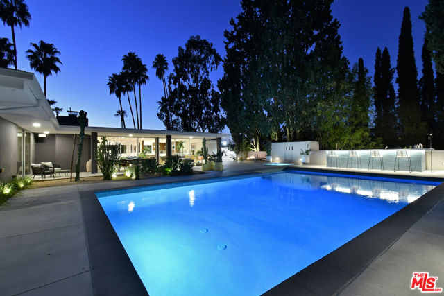 20150 Delita Drive, Woodland Hills CA: https://media.crmls.org/mediaz/7822edc9-da75-49ae-90a6-972cc3036cc3.jpg