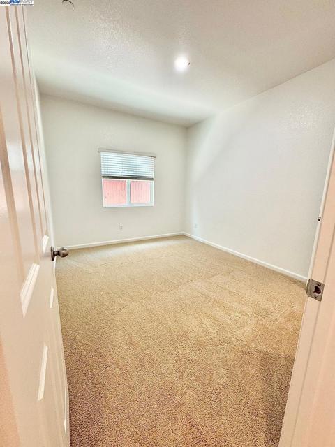597 Pendragon St, Manteca CA: https://media.crmls.org/mediaz/7822f103-60b0-44cd-b8b3-0ca5918e57b6.jpg