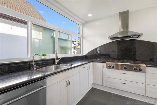 710 Verona Court, San Diego CA: https://media.crmls.org/mediaz/782330f5-fa97-430c-8ccd-b4f228c44e59.jpg