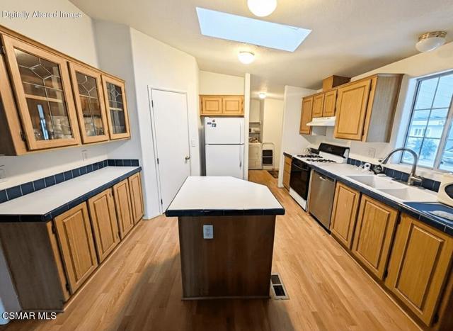 31 Via Paloma, Camarillo CA: https://media.crmls.org/mediaz/78233a19-ceb3-43be-af90-08b71ad71a14.jpg