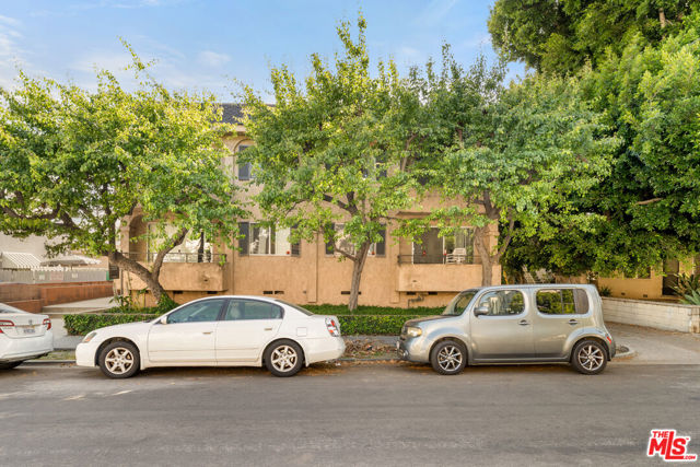 1457 Butler Avenue, Los Angeles CA: https://media.crmls.org/mediaz/782417ad-3338-422d-9b66-309e8ac438d4.jpg