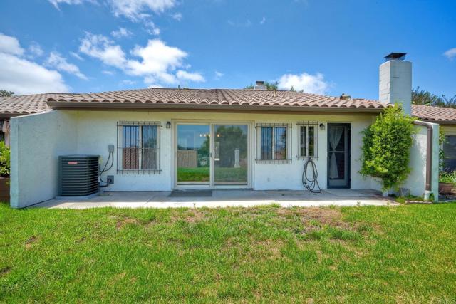 14787 Caminito Orense Oeste, San Diego CA: https://media.crmls.org/mediaz/7824cb7f-aeea-430c-87da-097706f80a99.jpg