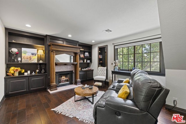 25730 Sand Canyon Road, Santa Clarita CA: https://media.crmls.org/mediaz/78257e96-1748-4319-b1e2-a6a94f55e0d4.jpg
