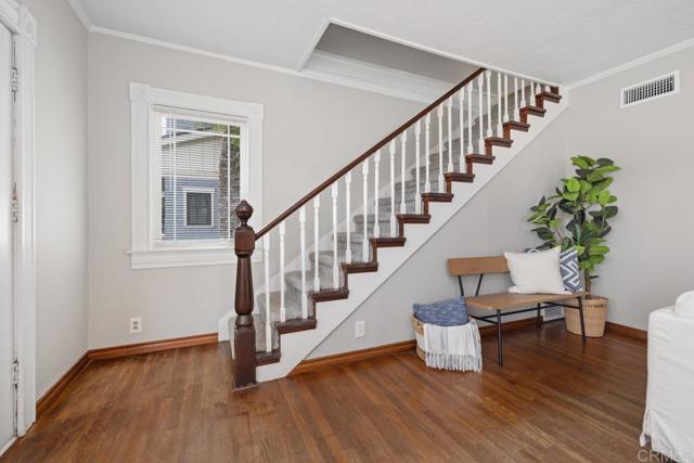 131 H Avenue, Coronado CA: https://media.crmls.org/mediaz/7825909c-59f0-48b8-935c-e08e32ecb487.jpg