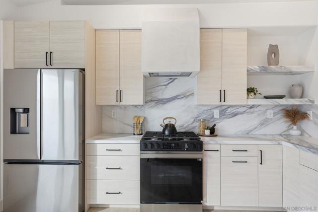 183 Plumosa Street, Oceanside CA: https://media.crmls.org/mediaz/78259c39-3c4a-4e8d-b3f6-3d04a877bbc9.jpg