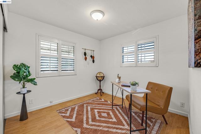 Image 25 of 47 For 15126 Andover St