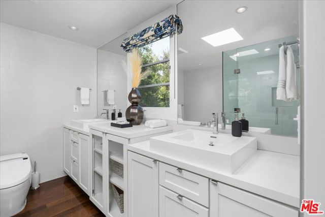 3055 Nichols Canyon Road, Los Angeles CA: https://media.crmls.org/mediaz/7825dcc0-c16f-42d0-9055-76496068f345.jpg