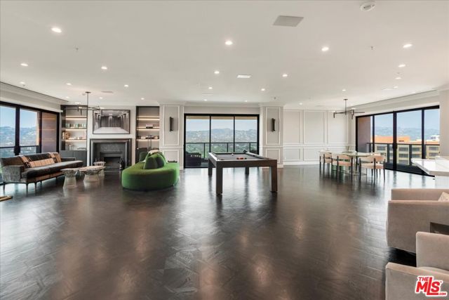 10490 Wilshire Boulevard, Los Angeles CA: https://media.crmls.org/mediaz/78261531-6f8d-45f5-a574-098b96a2e7ad.jpg