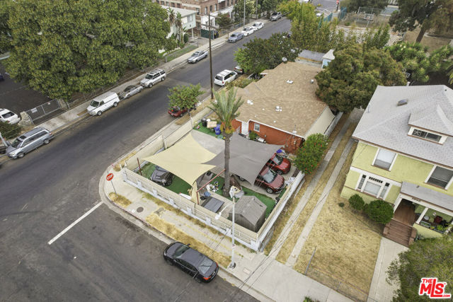 1535 W 28th Street, Los Angeles CA: https://media.crmls.org/mediaz/78262b7f-a5fd-460b-802b-754752560875.jpg