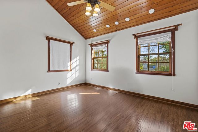 22651 Calvert Street, Woodland Hills CA: https://media.crmls.org/mediaz/782699c7-3fda-4688-bf4b-e1804e0be325.jpg