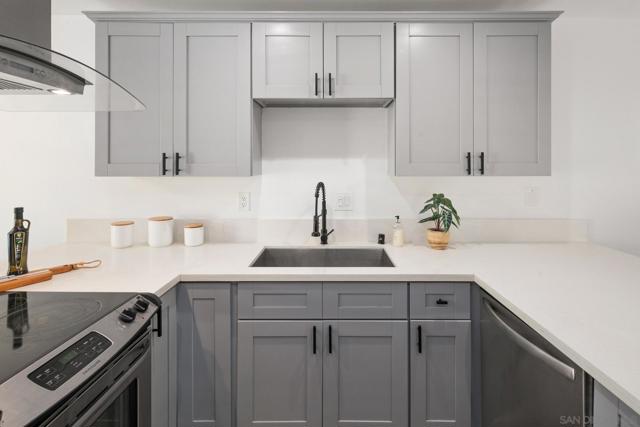 Image 10 of 34 For 6896 Peachtree Rd