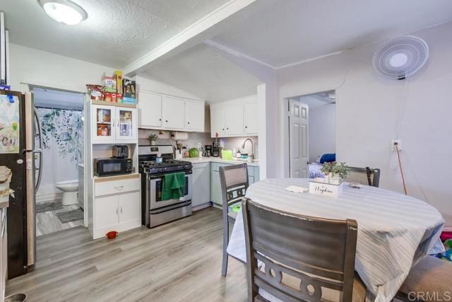 1828 34 B Avenue, National City CA: https://media.crmls.org/mediaz/7826cd1a-b70d-4af1-9665-237f85a2e2dc.jpg