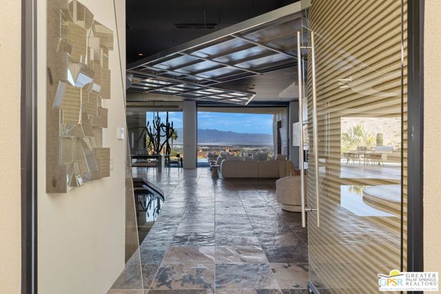 25 Sierra Vista Drive, Rancho Mirage CA: https://media.crmls.org/mediaz/7826f2e7-e8ac-4c91-9a59-a01699952923.jpg