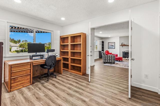 1261 La Mirada Ave, Escondido CA: https://media.crmls.org/mediaz/78275e45-9f91-490b-9ca0-b3f3f31c71e1.jpg