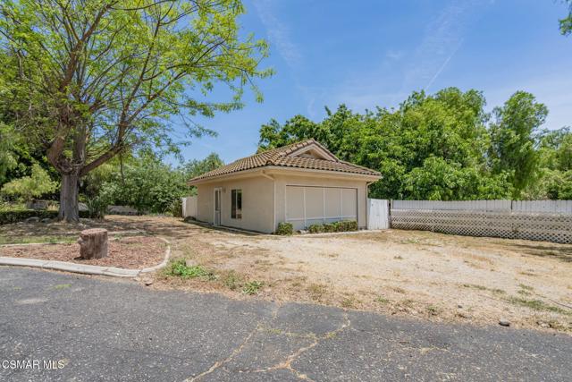 6564 La Cumbre Road, Somis CA: https://media.crmls.org/mediaz/782a15e4-4297-4f6e-8cff-957da30c91f9.jpg