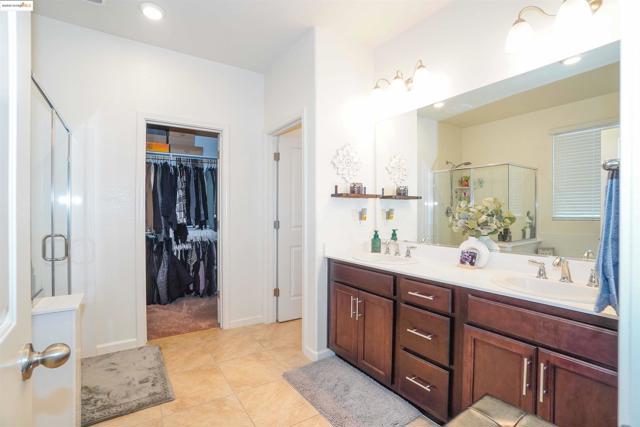 298 McClelland Way, Oakley CA: https://media.crmls.org/mediaz/782a693b-6803-4ff6-b7ea-d4dcc85c7595.jpg